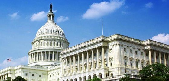 US-Repräsentantenhaus stimmt Gesetzentwurf zur Linderung von COVID-19 zu; Präsident Biden wird am Freitag unterzeichnen